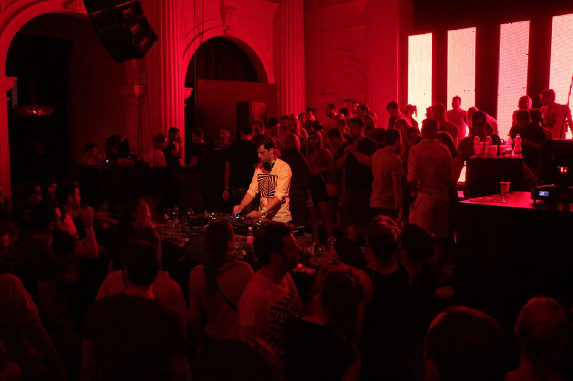 GROTTO REVIEW: Stereotip w/ Dixon