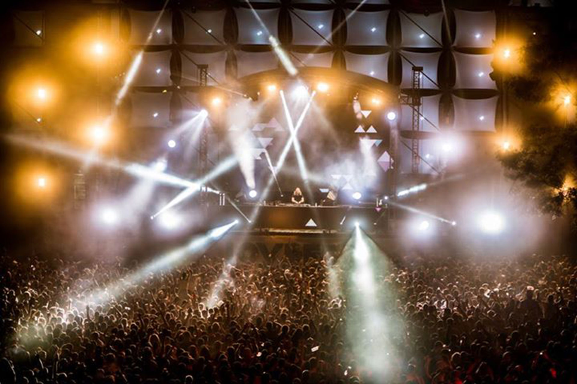 GROTTO REVIEW: Lovefest 2015 – Dan treći