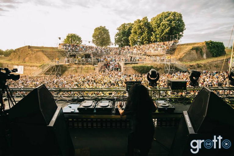 exit festival grotto