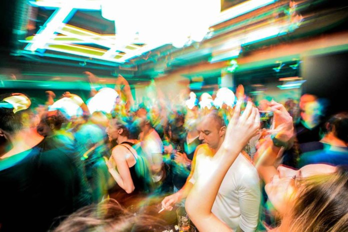 Dot Benny Take A Moment