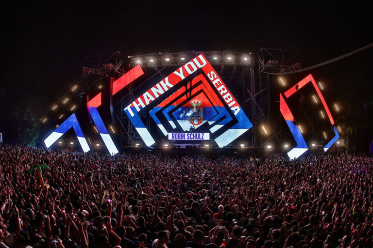 Subotnja euforija na Exitu okupila 52.000 ljudi, večeras finale!