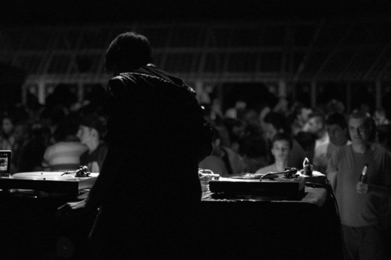 Intervju | Marko Milosavljević „kupovina ploča igra presudnu ulogu u izboru moje muzike“ Intervju | Marko Milosavljević „kupovina ploča igra presudnu ulogu u izboru moje muzike“