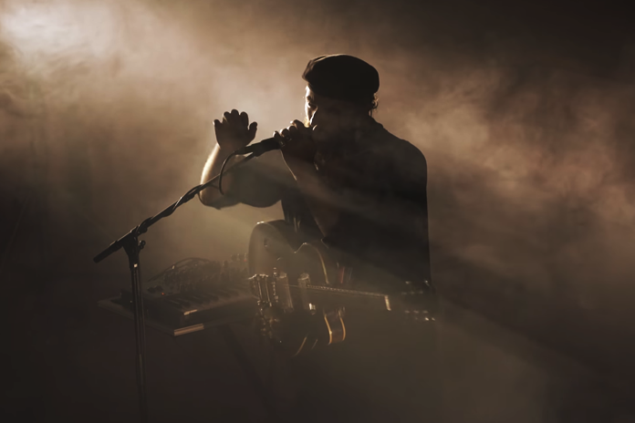 RY X iz projekta Howling izveo je nastup sa nemačkim orkestrom kamerne muzike!