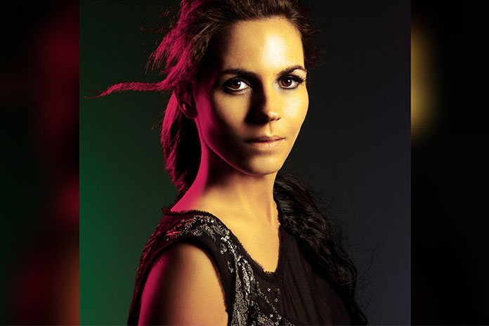 Anja Schneider uz Rodriguez Jr. za Srpsku Novu godinu