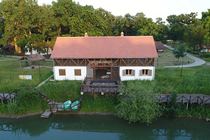 lake house revolution