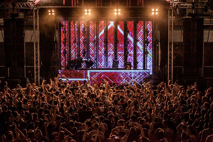 Topljenje Victor Ruiz recenzija