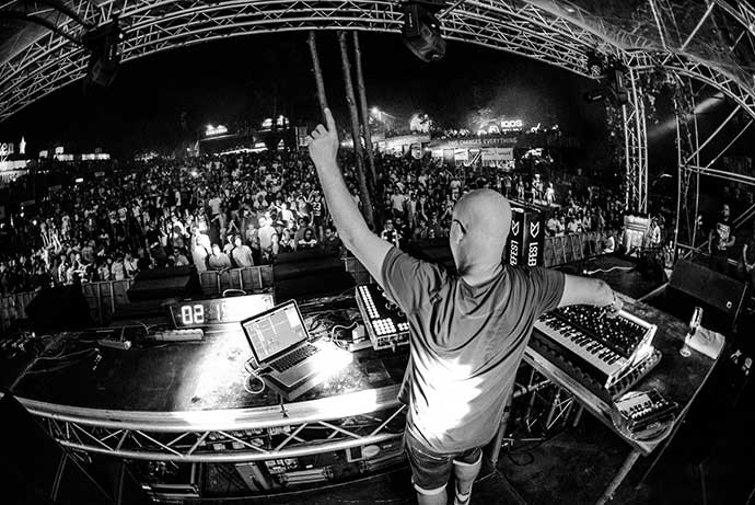 Stephan Bodzin Lovefest 2018 Fire Stage recenzija