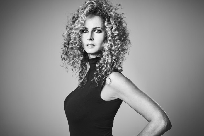 „Muzika je moja prva ljubav“ – MONIKA KRUSE OVOG PETKA U HANGARU