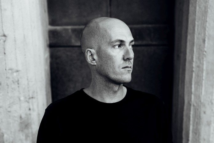 Julian Jeweil Wonderland i Topljenje Julian Jeweil Wonderland i Topljenje