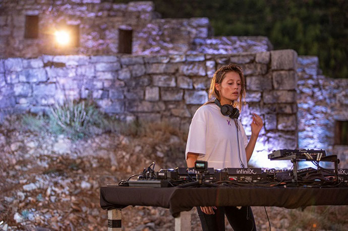 Charlotte de Witte Mogren Budva by Milos Zvicer