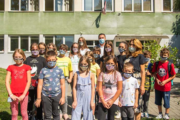 Osnovna skola Popinski Borci Lovefest maske