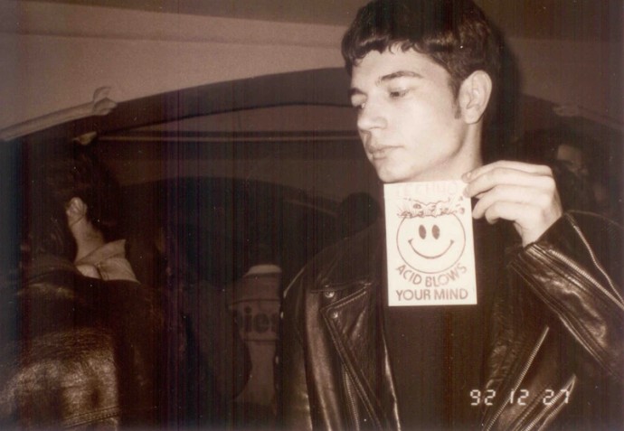 DJ-S.T.R.O.B-Pocetak-kluba-Industrija-tehno-scene-i-beogradske-rejv-kulture