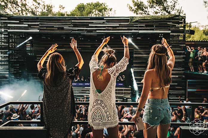 We-Love-Sound-We-Still-Dance-by-Ruben-Schmitz We Love Sound We Still Dance by Ruben Schmitz