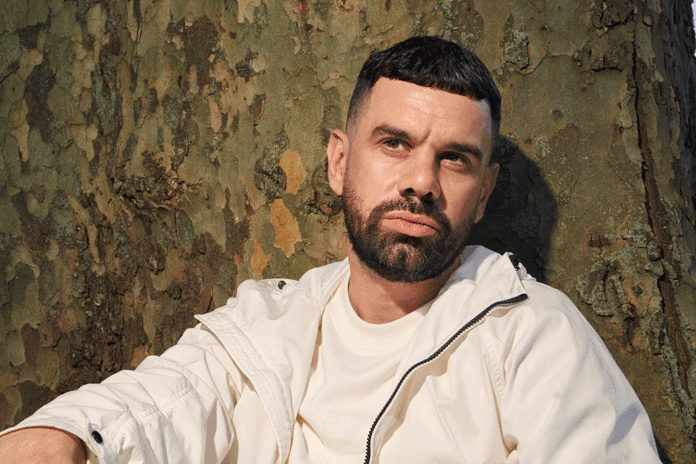 Mella Dee by Ewen Spencer