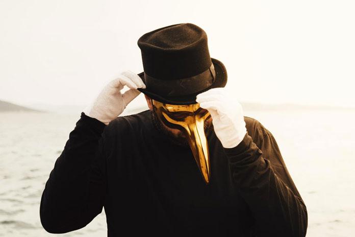 Claptone DJ sa maskom.