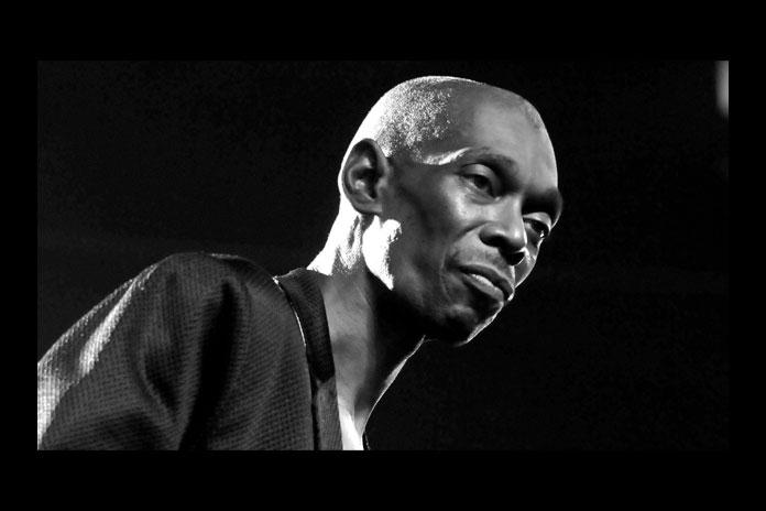 Maxi Jazz pevač i DJ grupe Faithless.