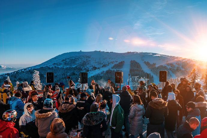 Inner Sense DJ duo koji čine Filip Fisher i Nino Čelebić sa nastupa na Kopaoniku. Fotograf Marko Edge.