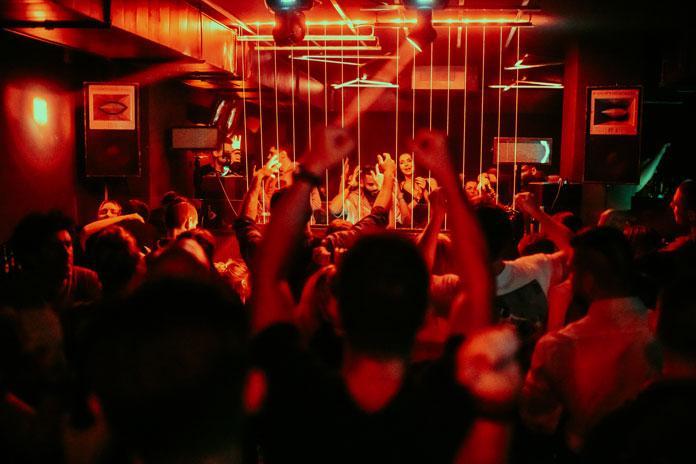 Klub Kult i klaberi. Fotograf Benny - Take A Moment.