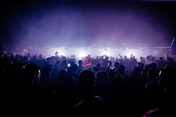 Lovefest Fire i DJ Patrick Topping u DJ pultu u Hangaru Luke Beograd 08. aprila 2023. godine.