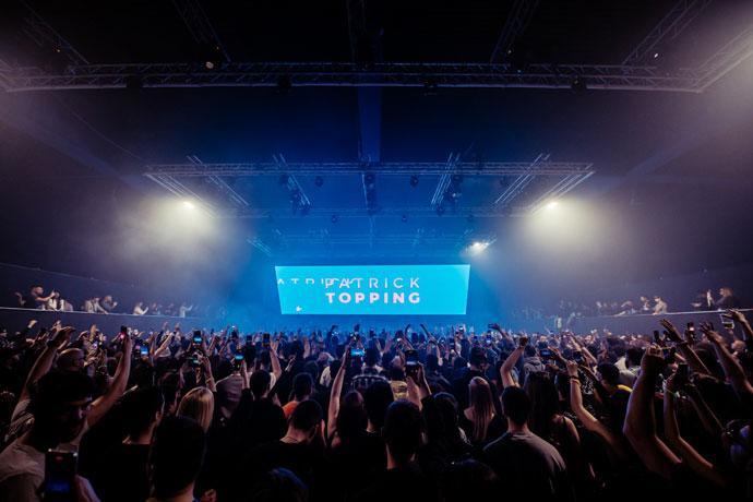 Produkcija Lovefest Fire događaja gde je nastupio DJ Patrick Topping u Hangaru Luke Beograd 08. aprila 2023. godine.