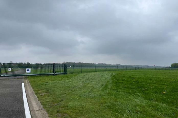 Vojna baza u Belgiji, rejv.