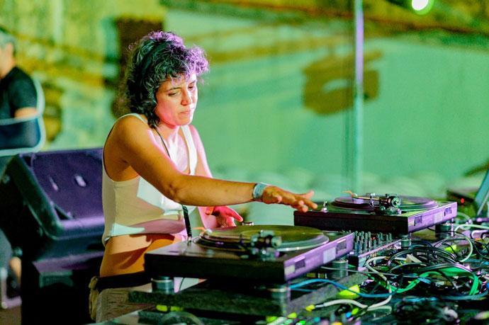 DJ Madalba.