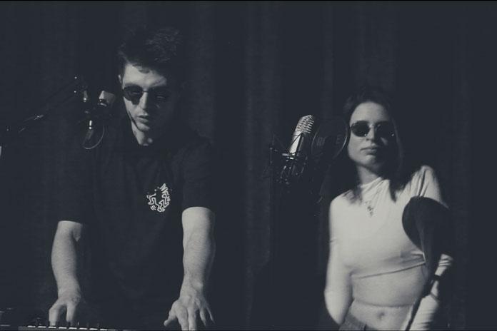 VUK i Anja Tasa u spotu pesme „Model 501”.