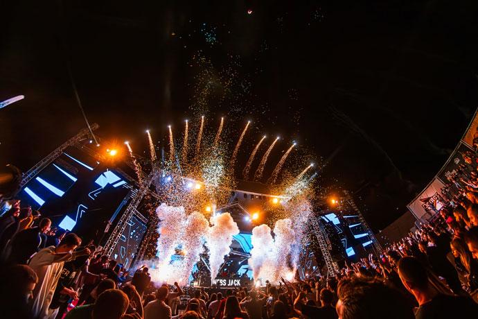 Vatromet na FreshWave festivalu 2023, fotograf Marko Edge.