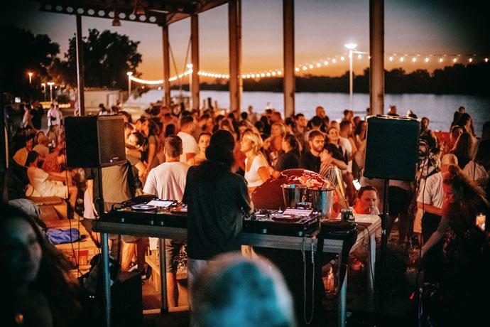 Jamiie na Silosi Sunset Matineeu.