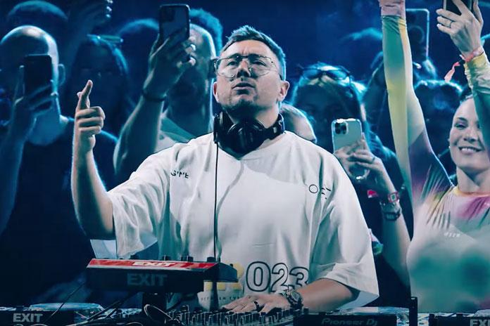 Space Motion & JES - Universe (Video).