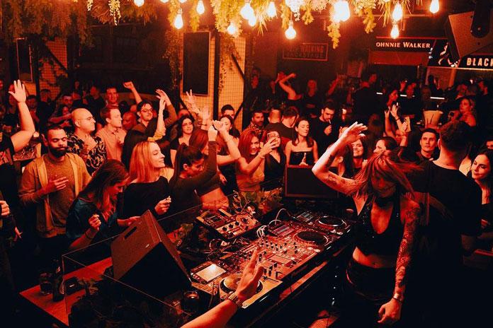 Backstage klub gde su nastupili Danijel Čehranov i Innassi, fotografisao Petar Šarčev.