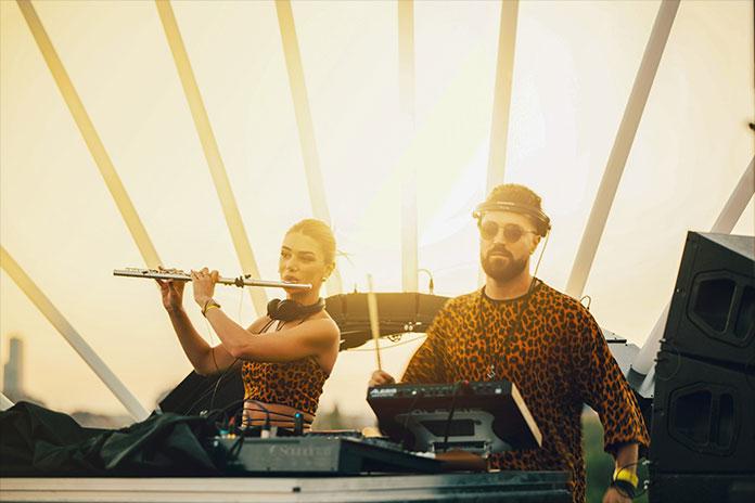 Talaz Live DJ duo sa Zalazk žurke na krovu Galerije u Beogradu na vodi.