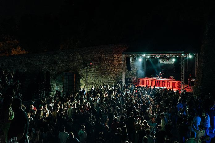 Footworks Show u letnjem klubu Barutana, fotografisao Matija Borbelj.