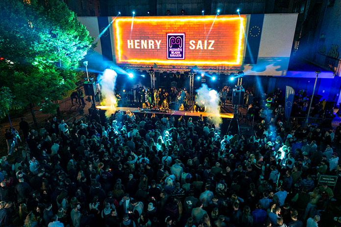 Henry Saiz tokom nastupa na manifestaciji Dan Evrope u Sarajevu 11. maja 2024. godine.