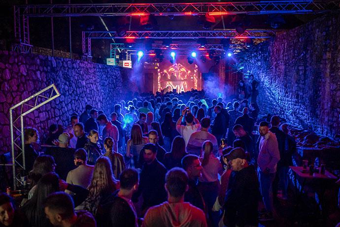 Oxia tokom nastupa na manifestaciji Dan Evrope u Banja Luci 11. maja 2024. godine.