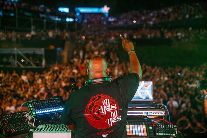 Carl Cox sa svog Hybrid DJ nastupa na Dance Areni EXIT festivala 2024.