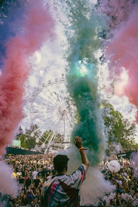 Jamie Jones na Lovefest 2024 Fire bini.