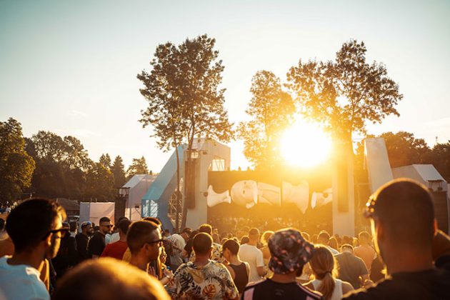 Jutarnje sunce na Lovefest 2024 Fire bini.