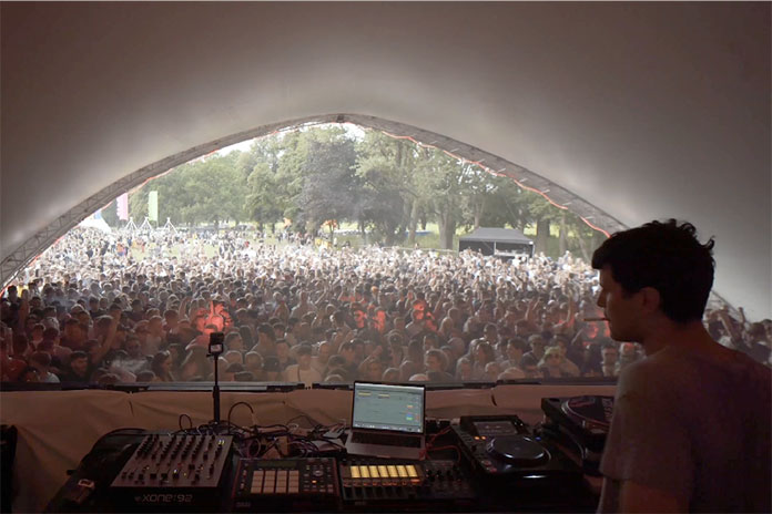 DJ i producent iz Francuske Sweely.