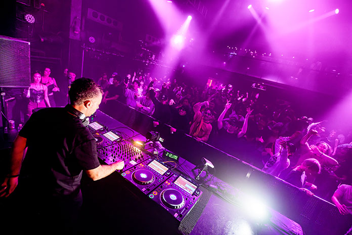 Mladen Tomić u klubu Womb u Tokiju.