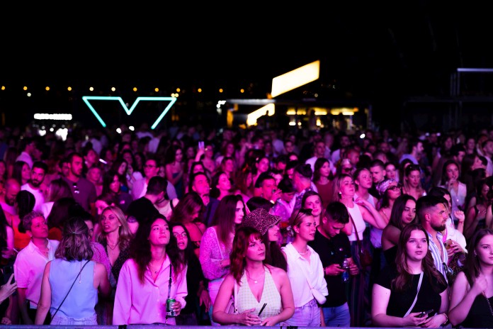 HIPIGRAM MOONLIGHT PARTY IQOS MATES BEOGARD 2025