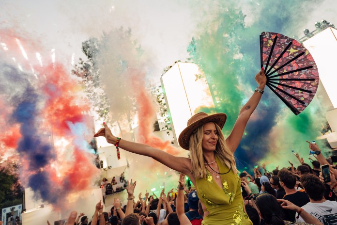 Lovefest Fire Stage - Jutro 2025 - Benny Gasi