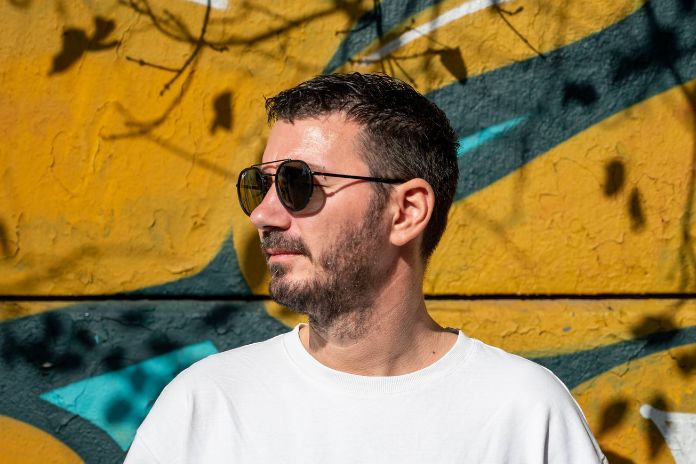 DJ i producent Andrew Meller.