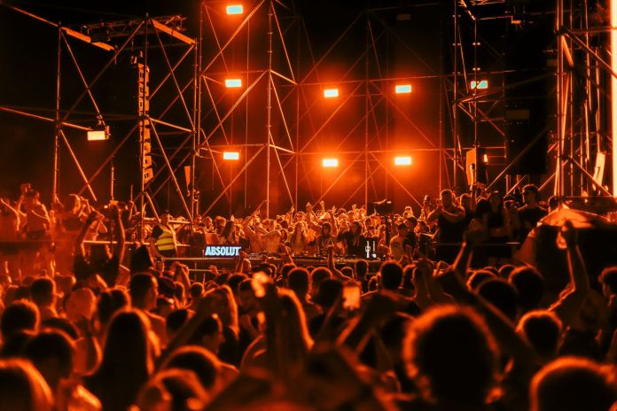 Lovefest nastavlja se DANAS Počinje drugi festivalski vikend u Vrnjačkoj Banji Lovefest nastavlja se DANAS Počinje drugi festivalski vikend u Vrnjačkoj Banji