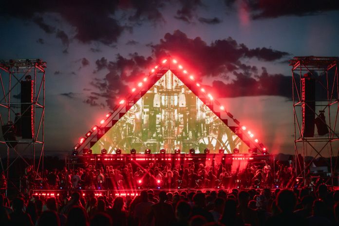 PRVO VEČE ILLUSIONS MONTENEGRO FESTIVALA OBORILO REKORDE PO POSEĆENOSTI PRVO VEČE ILLUSIONS MONTENEGRO FESTIVALA OBORILO REKORDE PO POSEĆENOSTI